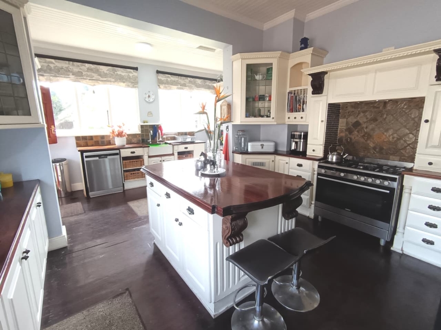7 Bedroom Property for Sale in Walmer Eastern Cape